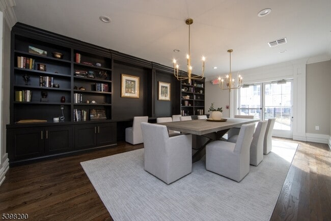 Foto del edificio - 2435 Lamington Rd