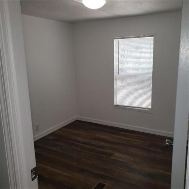 Building Photo - Seffner Homes