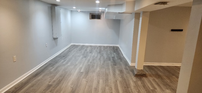 Photo - 505 North Point Rd House