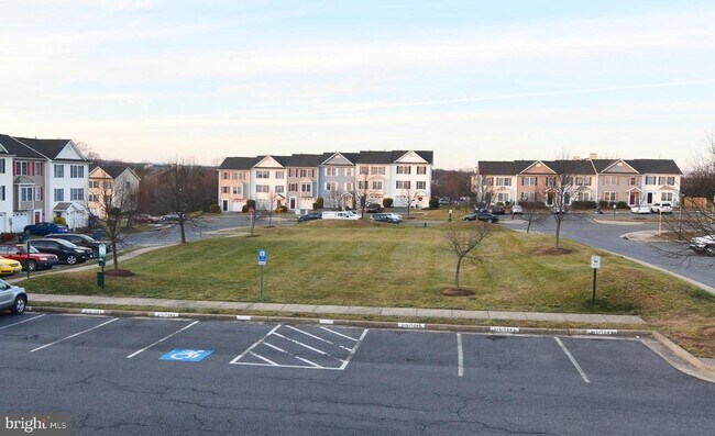Building Photo - 200 Weathervane Dr