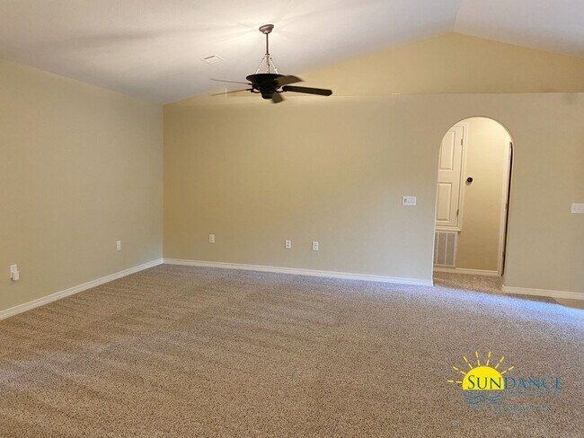 Foto del edificio - Stunning 4 Bedroom Home in Navarre