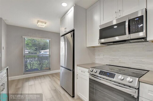 Building Photo - 20849 Vinesta Cir