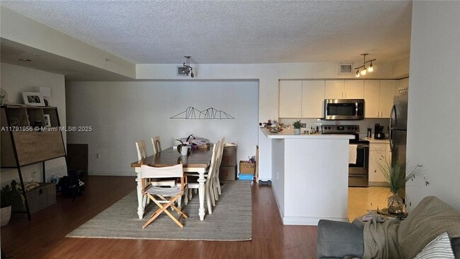 Foto del edificio - 4560 NW 107th Ave