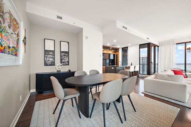 Building Photo - 101 Rue de la Rotonde