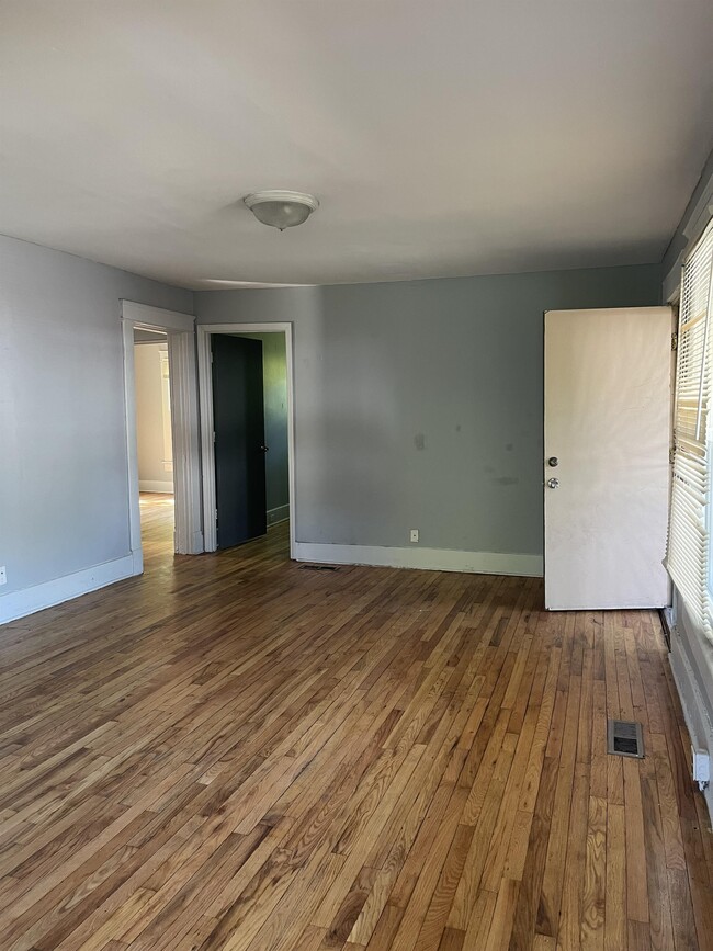 Building Photo - 3734 Seminary St