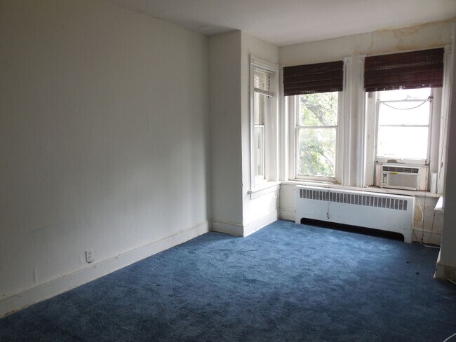 Foto del edificio - $4500 / 4br - Sunny 4 Bedroom 2 Bath Georg...