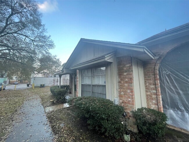 Building Photo - 12335 W Village Dr