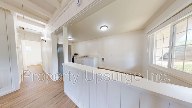 Building Photo - 1167 Orange Ave