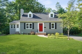 Building Photo - 51 Evergreen Rd