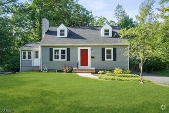 Building Photo - 51 Evergreen Rd