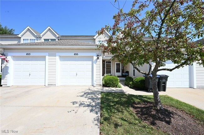 Building Photo - 655 Almas Ct