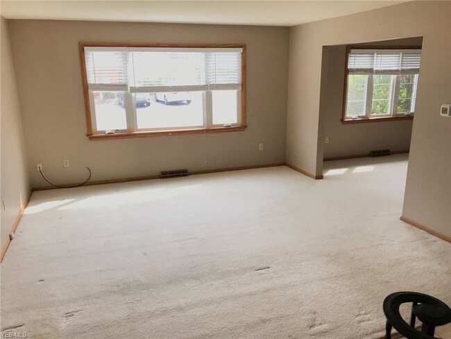 Foto del edificio - 7560 Hollycroft Ln