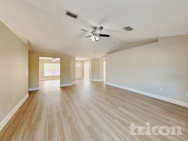 Building Photo - 8606 Lisa Blvd