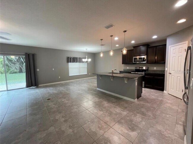 Foto del edificio - 3813 Carrick Bend Dr