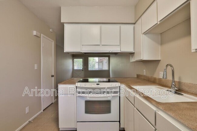 Foto del edificio - 2323 S College Ave