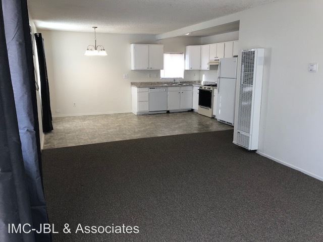 Building Photo - 8249 Catalpa Ave