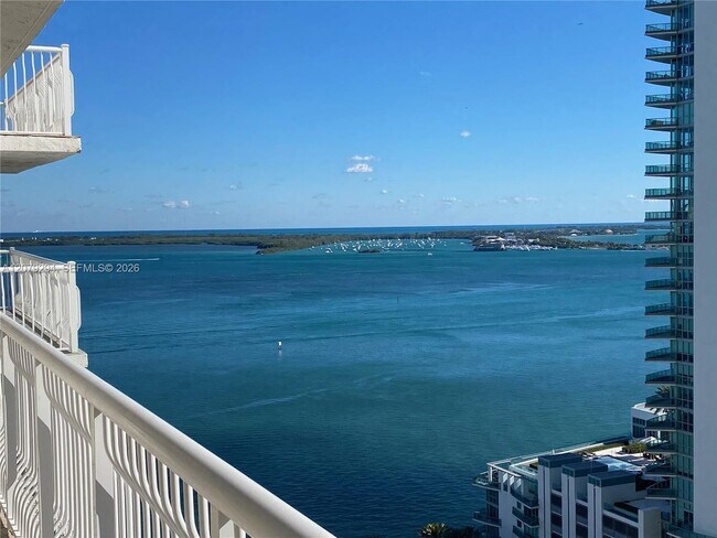 Foto del edificio - 1200 Brickell Bay Dr