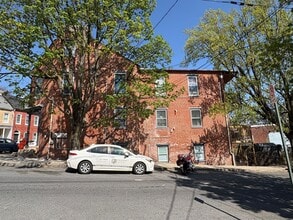 Building Photo - 544-546 W King St