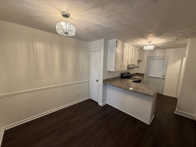 Building Photo - 5170-5172 Ridge Forest Dr