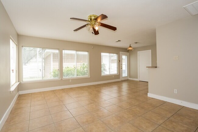 Foto del edificio - 15923 S Alley Ct