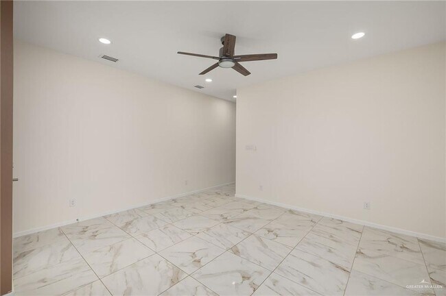 Building Photo - 15 Stablewood