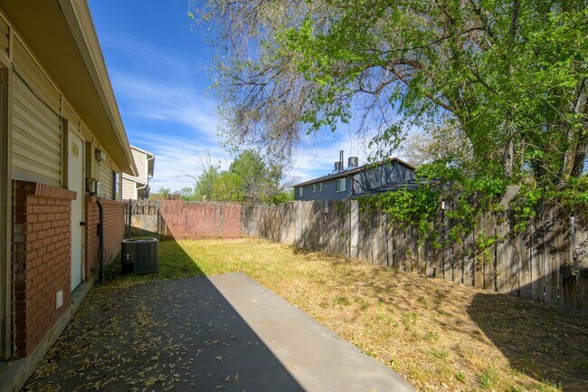 Foto del edificio - 259 E 8355 S