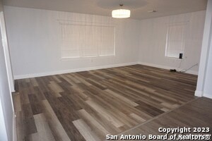 Building Photo - 3660 Oma Dr