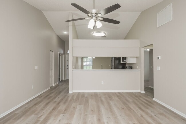 Building Photo - 11110 Bloomington Dr