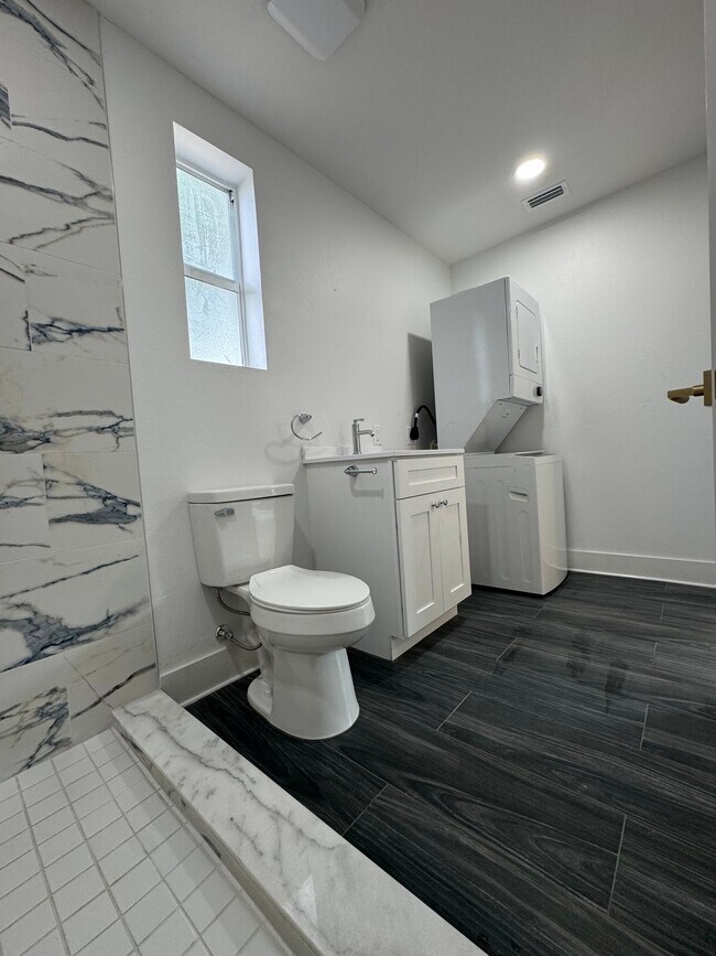 Foto del edificio - 8319 Jana Dr