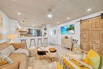 Building Photo - 317 Bream Ave