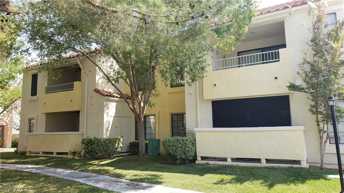 Primary Photo - 4865 S Torrey Pines Dr