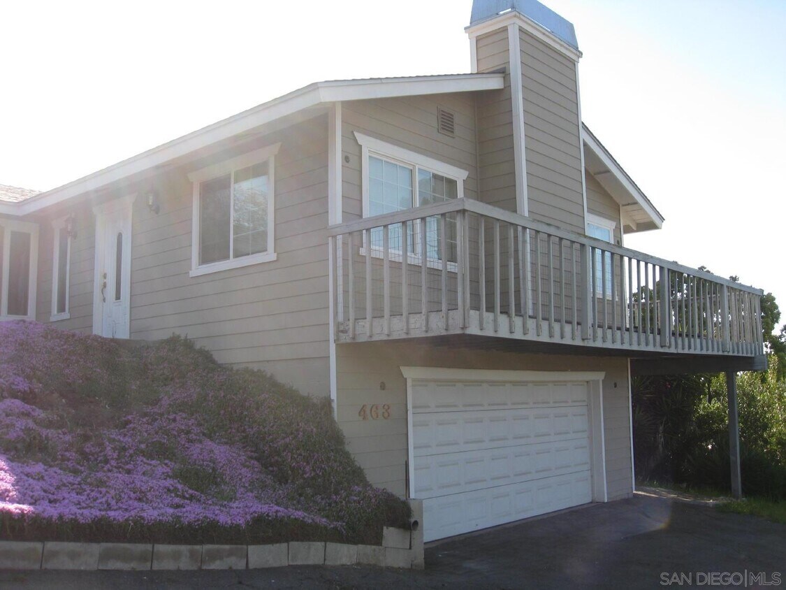 Foto principal - 463 Vale View Dr