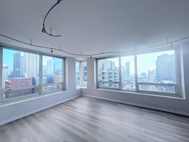 Foto del edificio - 33 W Ontario St