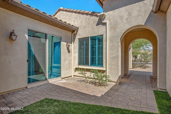 Building Photo - 2447 Wychwood Ct