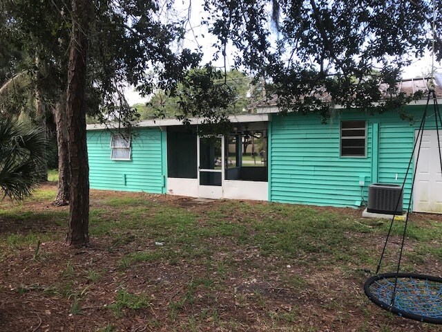 Foto principal - 255 N Elm St