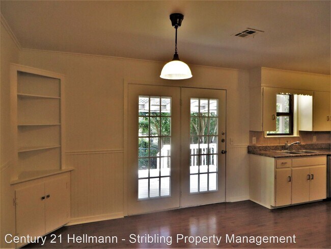 Building Photo - 4 br, 3 bath House - 301 East 3rd Street