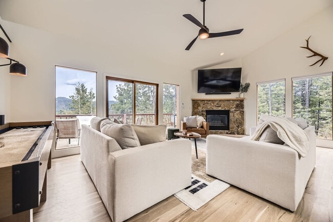 Building Photo - 3156 Nova Rd