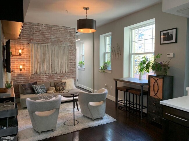 Building Photo - 1 br, 2 bath Condo - 315 G St NE