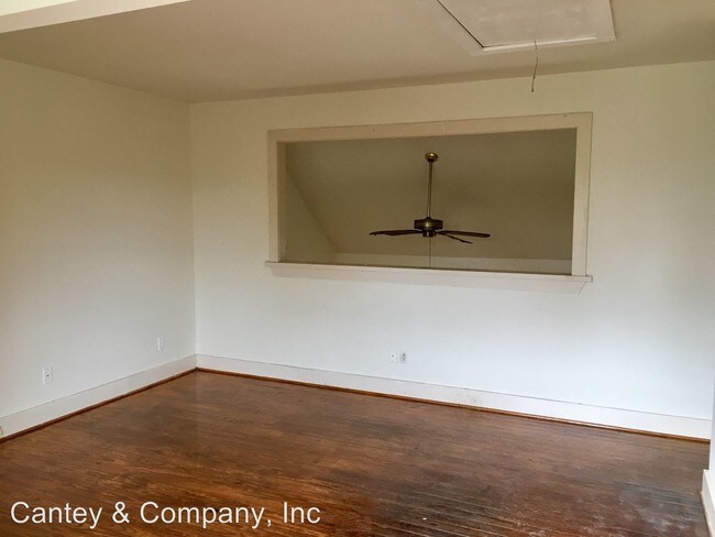 Building Photo - 221 Skyland Dr