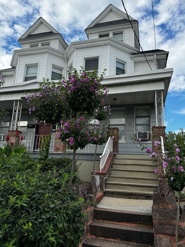 Primary Photo - 19 E Brinkerhoff Ave