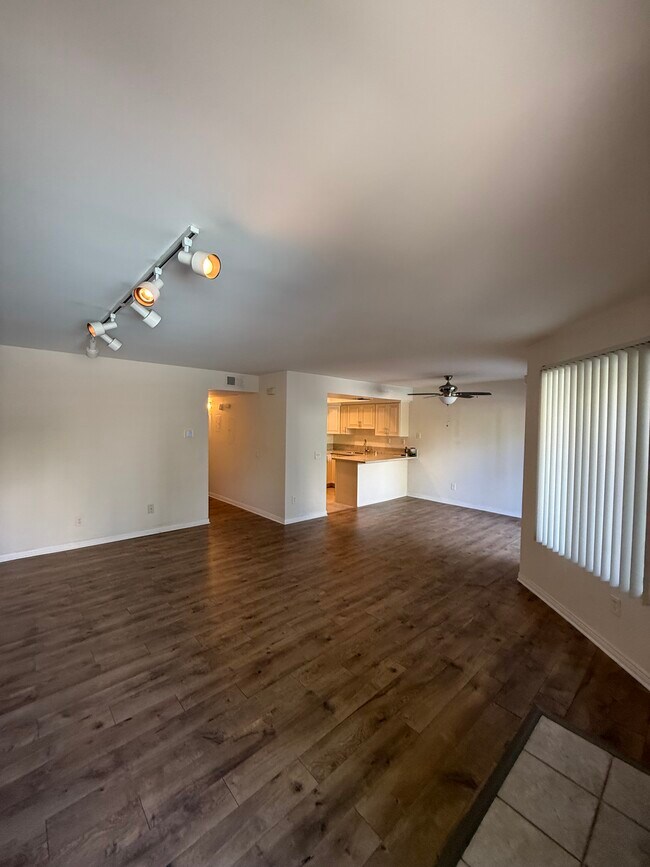 Building Photo - 18408 Hatteras St