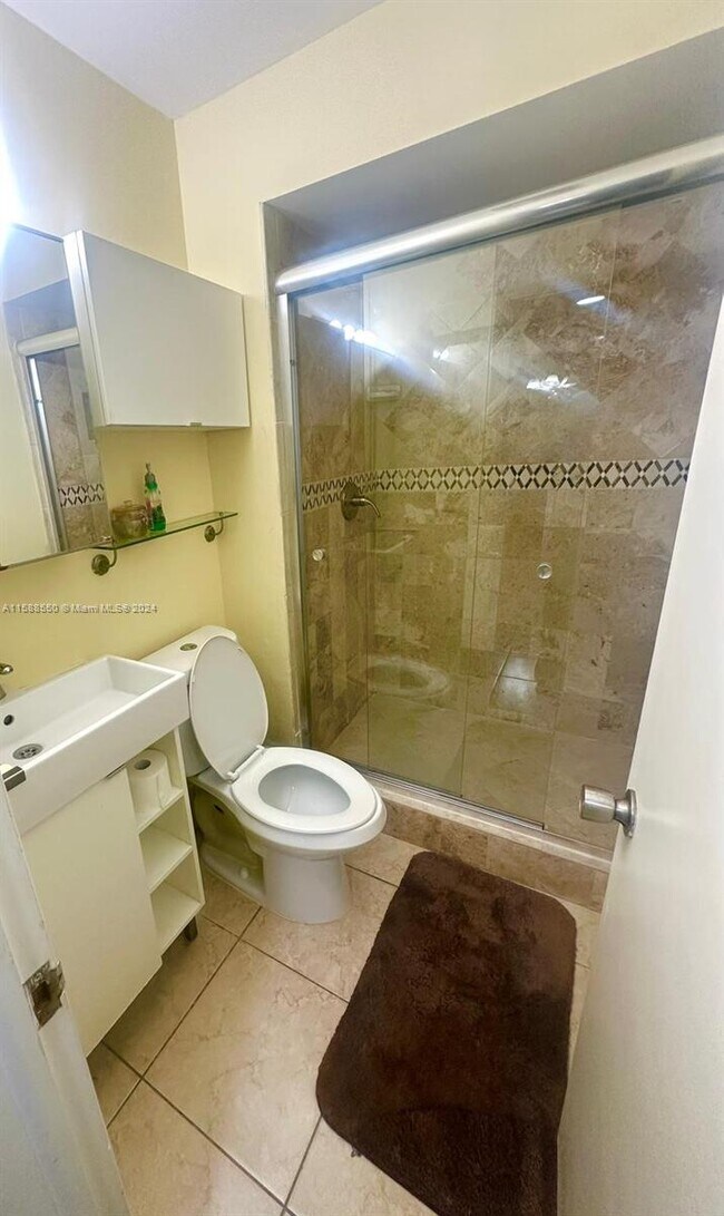 Building Photo - 2510 SW 81st Ave