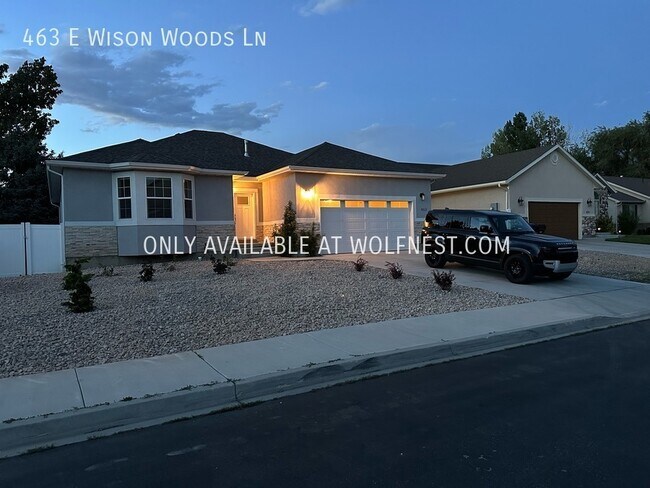Foto del edificio - Stunning 6 Bedroom Fort Union Home! No Dep...