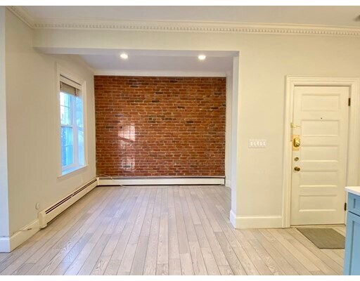 Building Photo - 15 Blackwood St