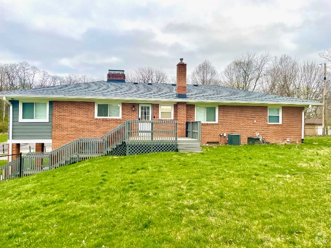 Building Photo - 3302 N Chester Ave