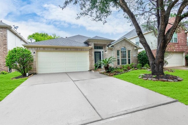 Building Photo - 16510 Bluff Springs Dr