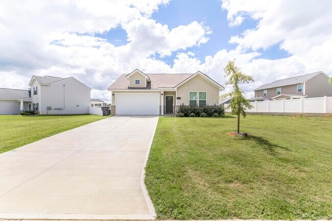 Foto del edificio - 807 Ivy Glen Dr
