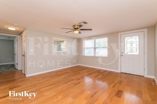 Building Photo - 9115 St Regis Ln