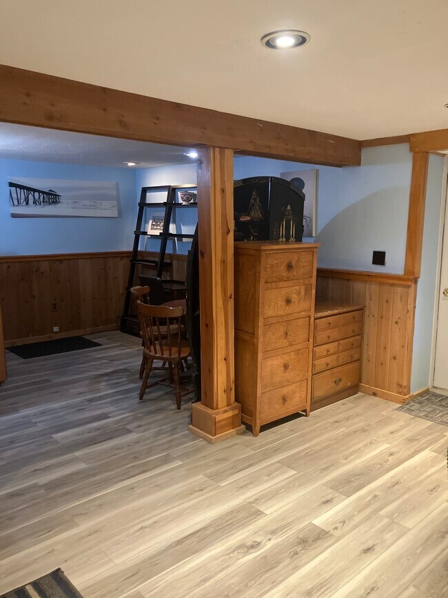 Building Photo - 9 Dale Ave