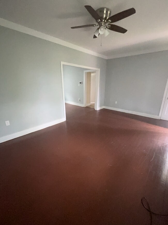 Building Photo - 131 Grandview Cir